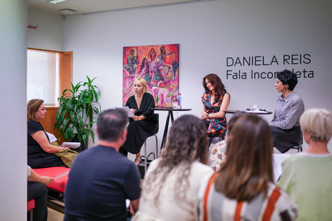A Fala Incompleta: Conversa com a artista e a curadora