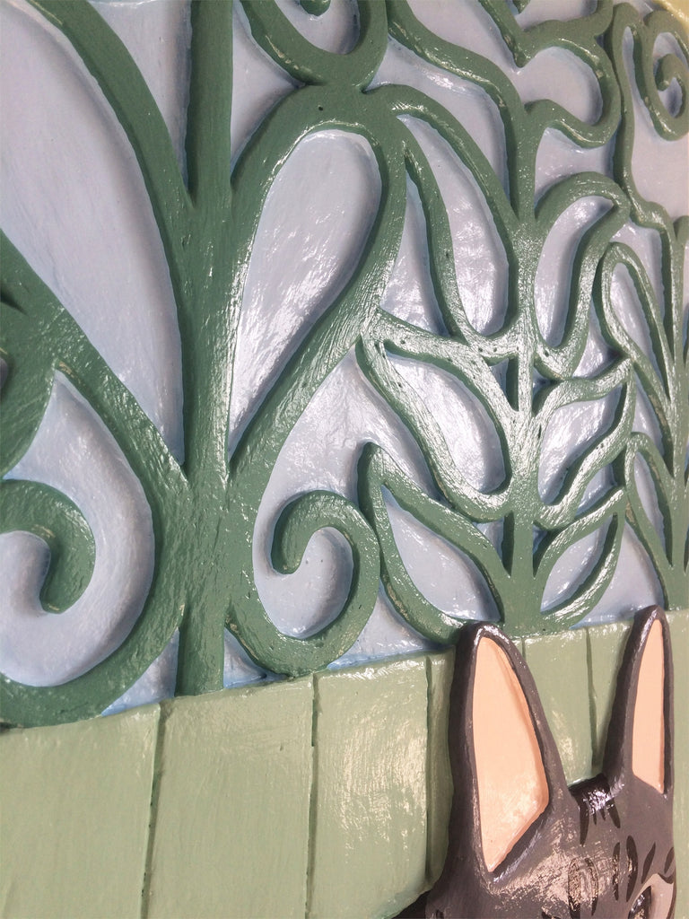 Lá está o gato, à janela do teu quarto